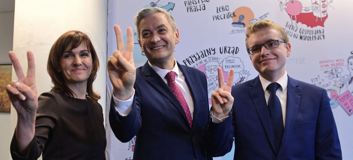 Robert Biedroń “gromadzi siły”. Wspierają go postkomuniści
