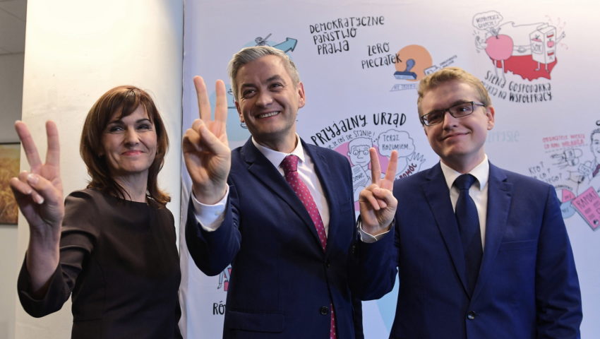 Robert Biedroń “gromadzi siły”. Wspierają go postkomuniści