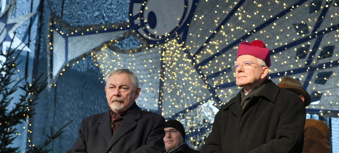 Piękne przesłanie arcybiskupa, czy opozycja je zrozumie? „W Boże Narodzenie wszystkie spory tracą sens”
