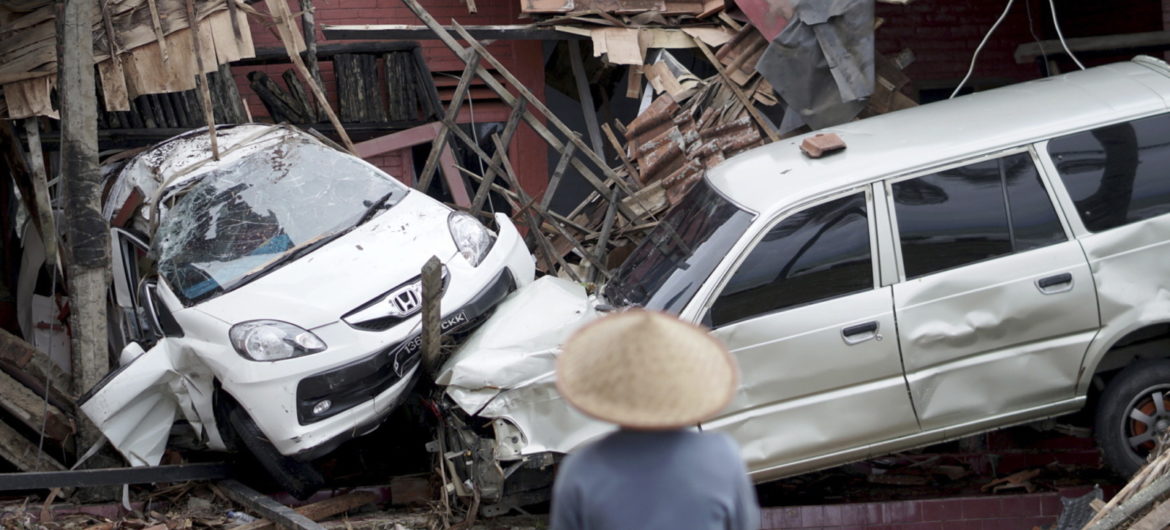 Tragedia w Indonezji. Setki ofiar śmiertelnych w wyniku uderzenia tsunami