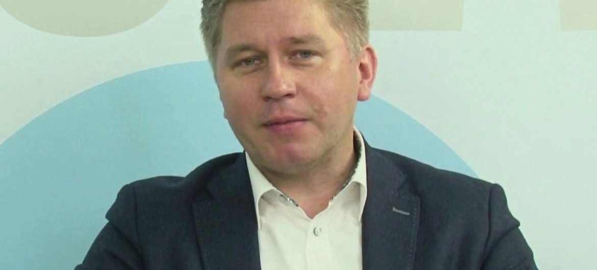 Groził córce znanego blogera. Został uznany za bohatera “obrońców demokracji”