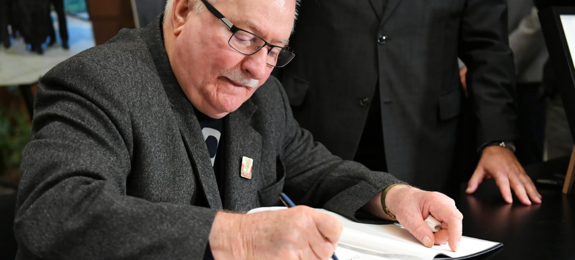 “GP” w posiadaniu sensacyjnego materiału o Wałęsie. “Pozwolił sobie na chwilę szczerości”