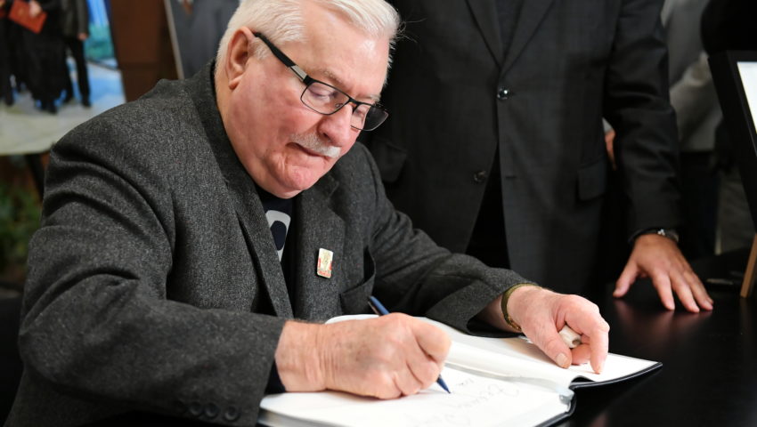 “GP” w posiadaniu sensacyjnego materiału o Wałęsie. “Pozwolił sobie na chwilę szczerości”
