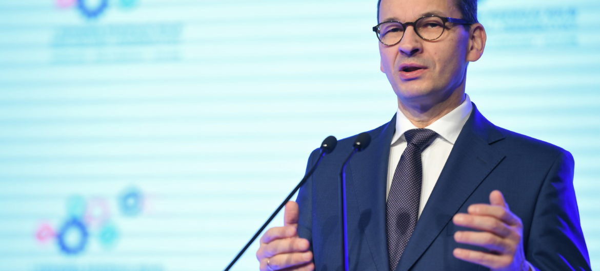 Premier Morawiecki: “Wracamy do (nowej) normalności Wielu z nas z utęsknieniem czekało na ten dzień.”