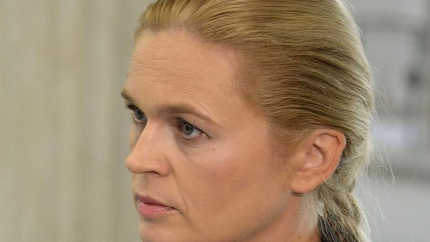 Aż ciężko zrozumieć logikę tego wpisu. Nowacka oskarża PiS i Solidarną Polskę o… zachowanie angielskich kibiców