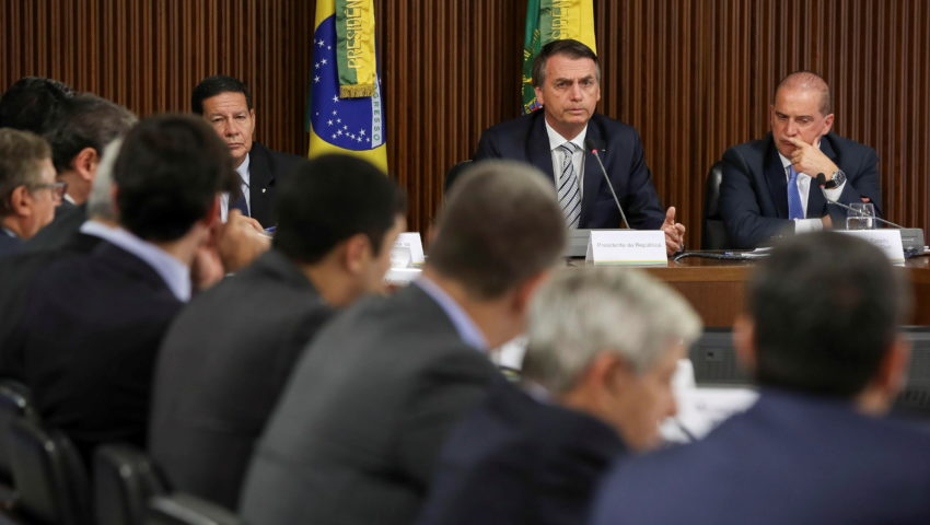 Prezydent Bolsonaro krytykuje “nadmiar praw pracowniczych”. Obciążenia „przeszkadzają wszystkim”
