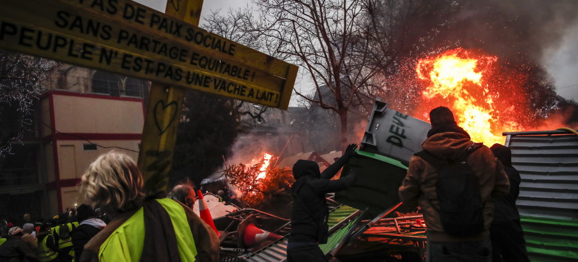 Protesty znów paraliżują Francję. “Nie ma powrotu do tego, co było przed kamizelkami”