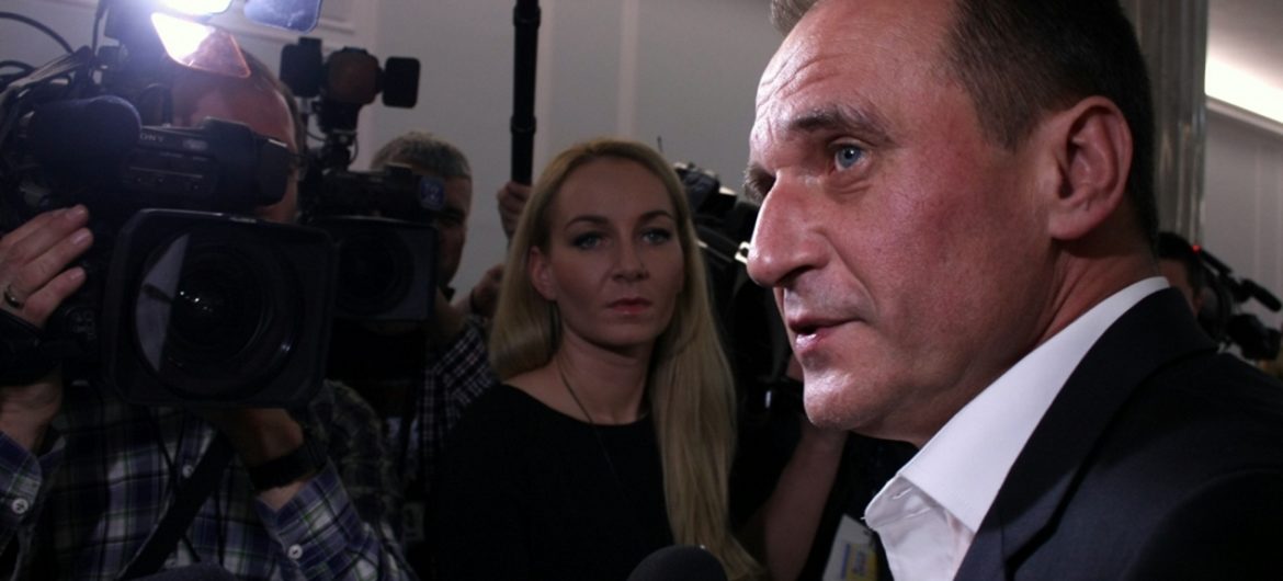Kuriozalne porównanie Kukiza: strzelanie do prośnych loch – “bandytka”; to tak, jak kiedyś Bandera i UPA robili z Polakami