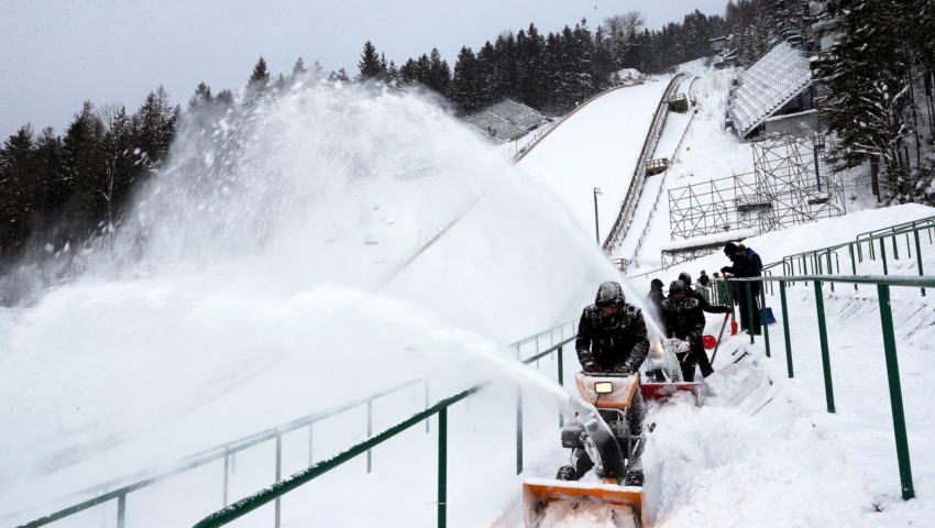 PŚ w skokach – Zakopane walczy z nadmiarem śniegu