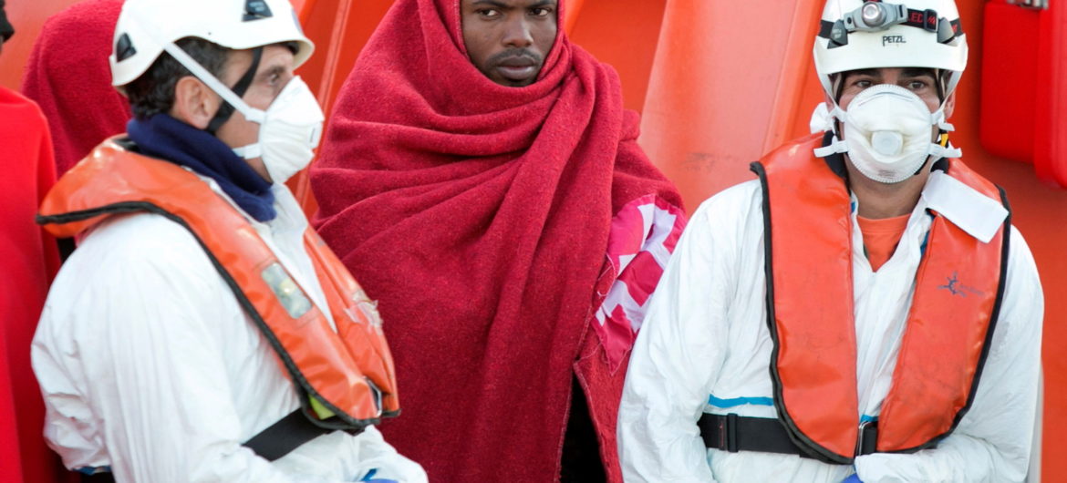 Imigranci przywożą do Europy śmiertelnie groźną chorobę? Rośnie panika przed zarażeniem