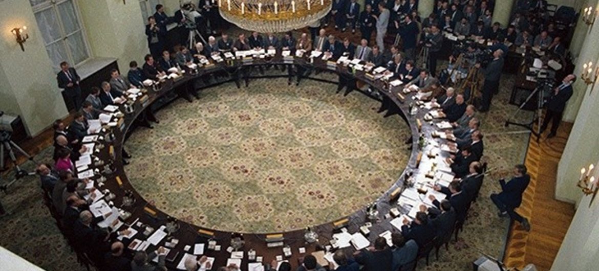 Znany historyk o Okrągłym Stole: może lepiej, gdyby go w ogóle nie było