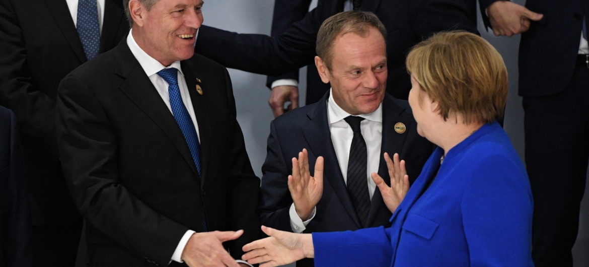 Czyli jednak polityczna farsa. Komisja Europejska informuje o “przywróceniu w Polsce praworządności”