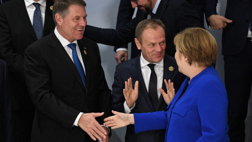 Czyli jednak polityczna farsa. Komisja Europejska informuje o “przywróceniu w Polsce praworządności”