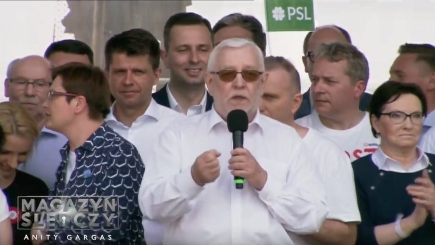 Czy sędziowie angażujący się w debaty polityczne i protesty jednej ze stron sporu politycznego łamią Konstytucję?