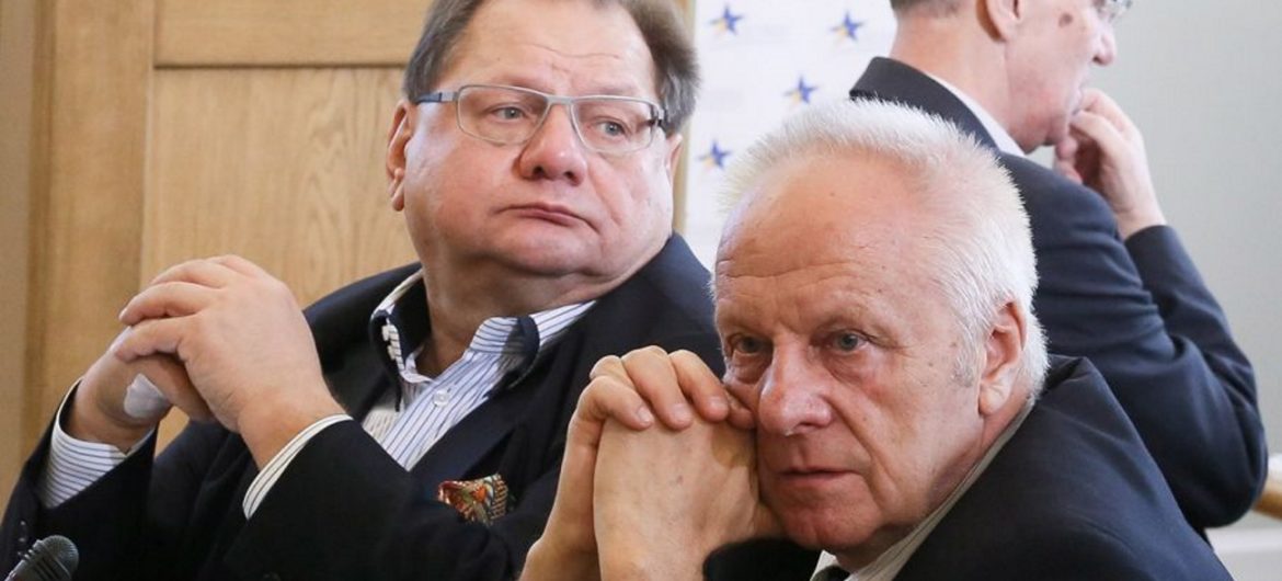 Ryszard Kalisz tłumaczy Niesiołowskiego. Kuriozalne słowa obrońcy “jurnego Stefana”