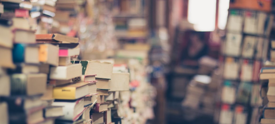 Absurd poprawności politycznej! Szkoły usuwają bajki dla dzieci z bibliotek z powodu “stereotypów płciowych”