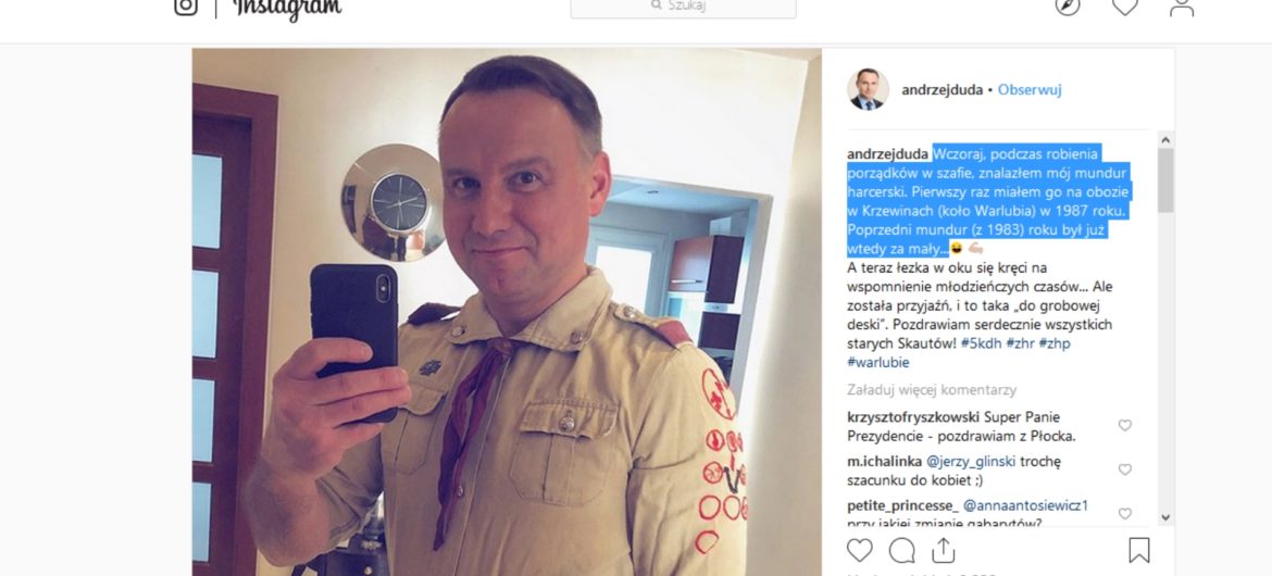 Hit! Niezwykłe zdjęcie prezydenta. Co znalazł w szafie podczas robienia porządków?