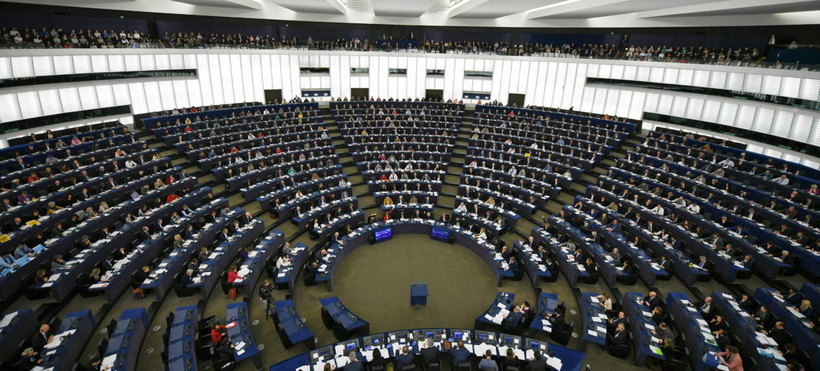 Parlament Europejski ocenzurował internet. Europosłowie PiS wypowiedzieli się przeciwko, przedstawiciele PO byli za