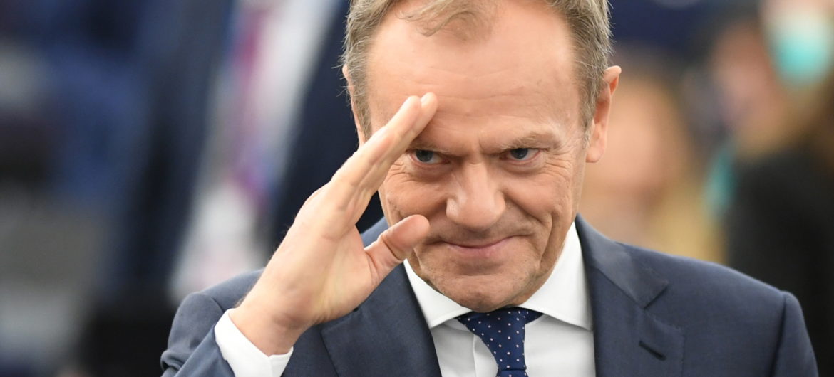 “Tylko kompletne leszcze wierzą w powrót Tuska”. Mocne słowa publicysty