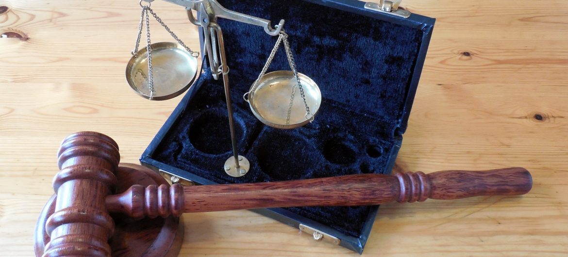 Drakońska reforma kodeksu karnego. Chcą karać gejów śmiercią przez ukamienowanie