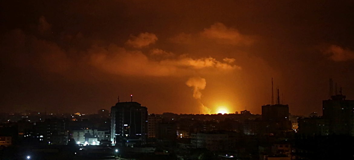 Nalot w Strefie Gazy. Izraelskie lotnictwo bombarduje palestyńską enklawę