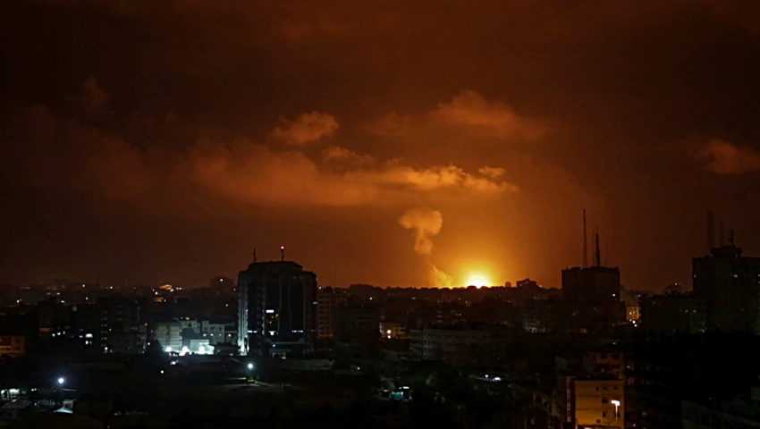 Nalot w Strefie Gazy. Izraelskie lotnictwo bombarduje palestyńską enklawę