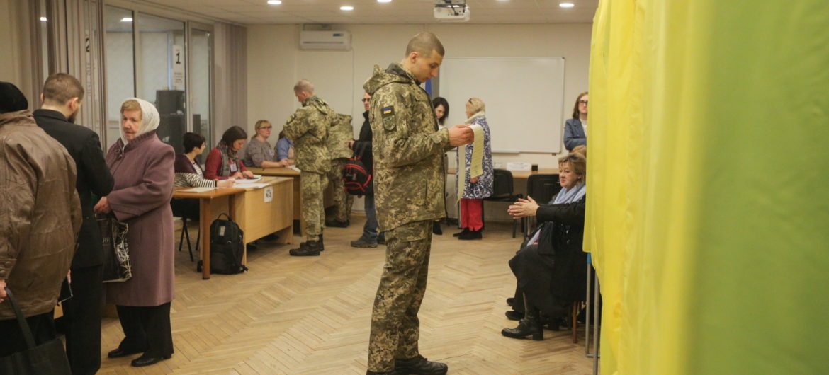 Rozpoczęły się wybory prezydenckie na Ukrainie. Kto ostatecznie wyjdzie z nich zwycięsko?