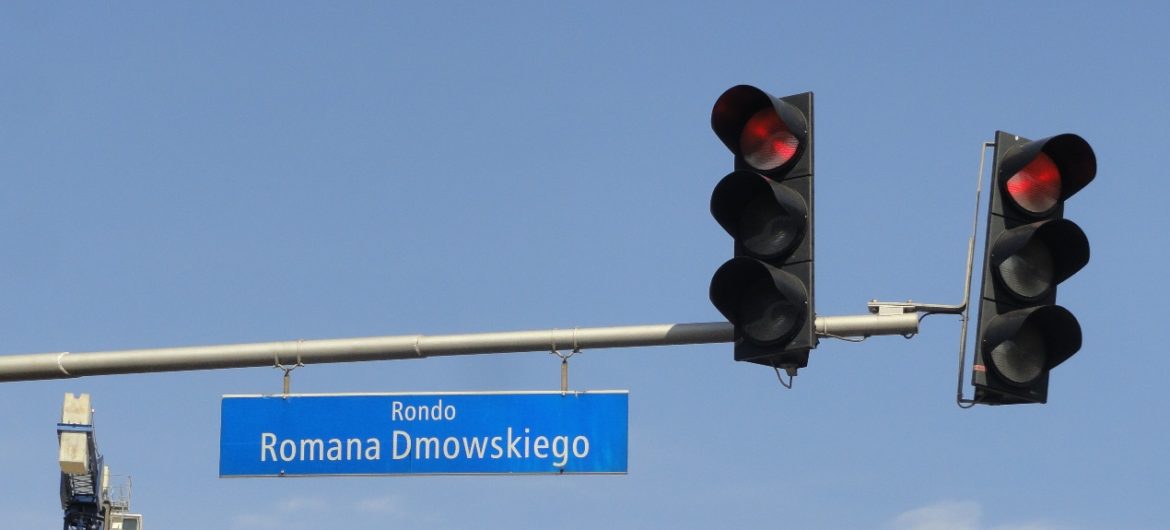 Hit! Feministki chcą ronda Praw Kobiet zamiast Dmowskiego. Oto, jak im odpowiedzieli internauci