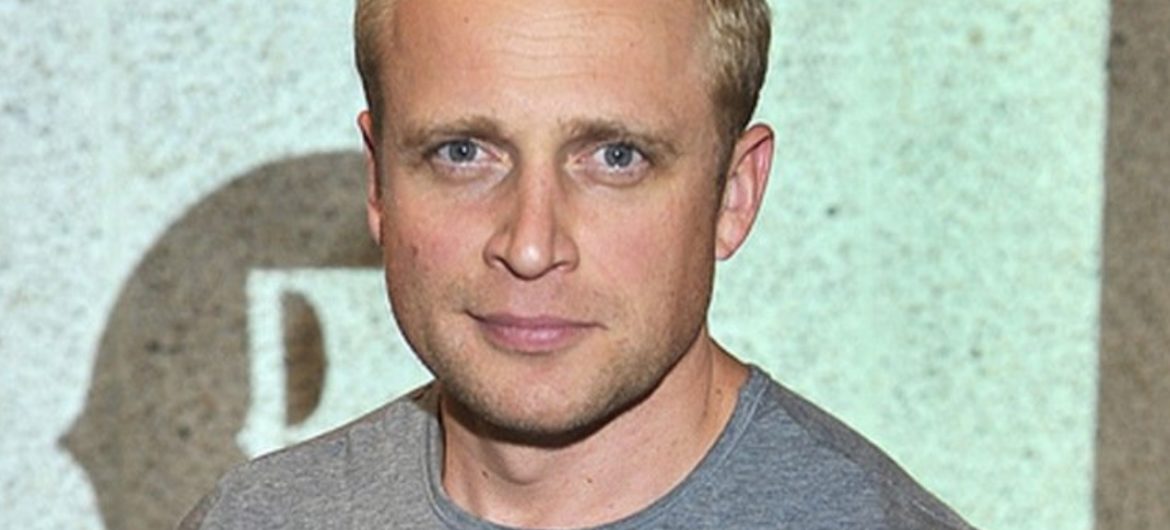 Tą rolą Adamczyk zdenerwował swoich fanów. Aktor kreuje negatywny obraz Polski, jako ksenofobicznego państwa