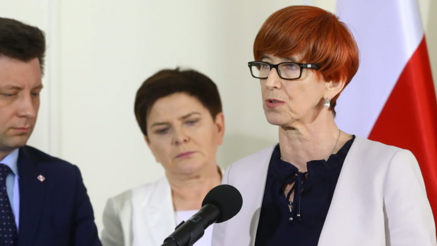 Elżbieta Rafalska: blisko 38,5 tys. przyznanych świadczeń “Mama 4 plus”