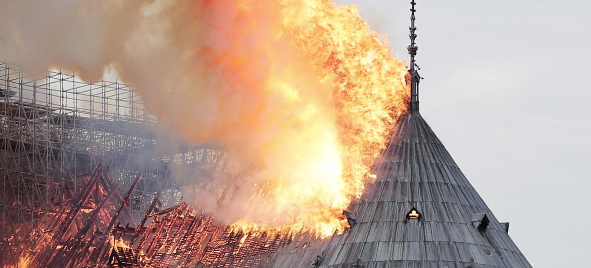 Miliony euro na odbudowę katedry Notre Dame