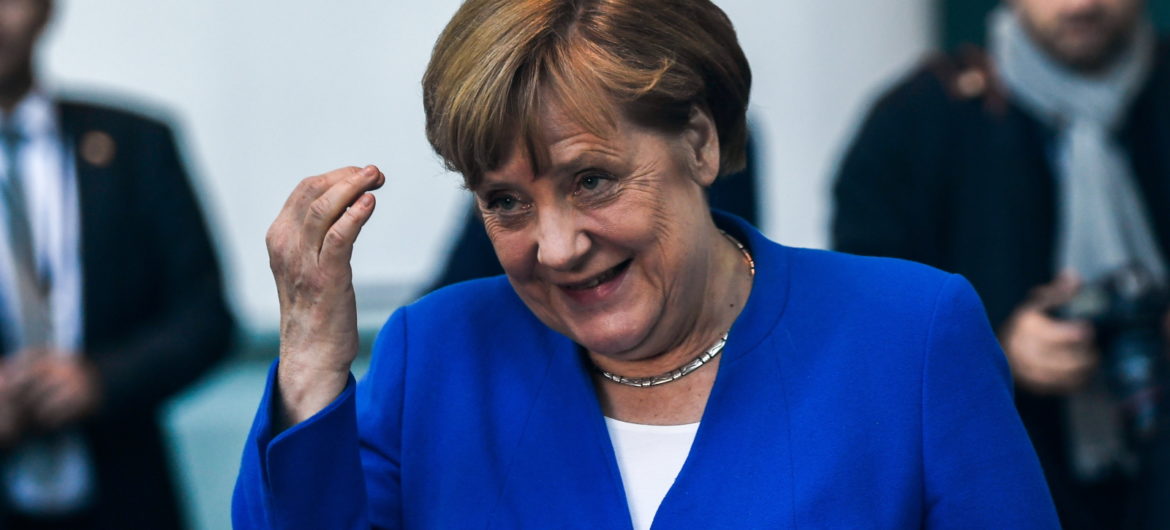 Rzecznik niemieckiego rządu tłumaczy, że “Merkel nie jest zła na Macrona”. Spór zaczął się od komentarza niemieckiej kanclerz