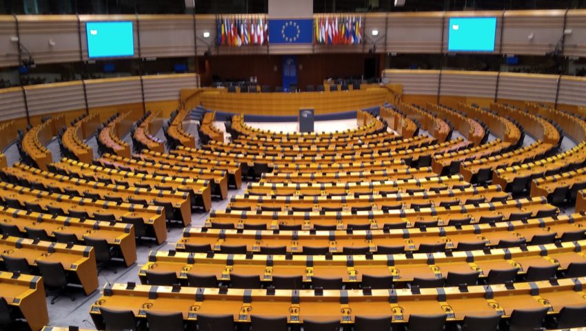 Dlaczego „tradycyjna rodzina” tak przeszkadza Unii Europejskiej?