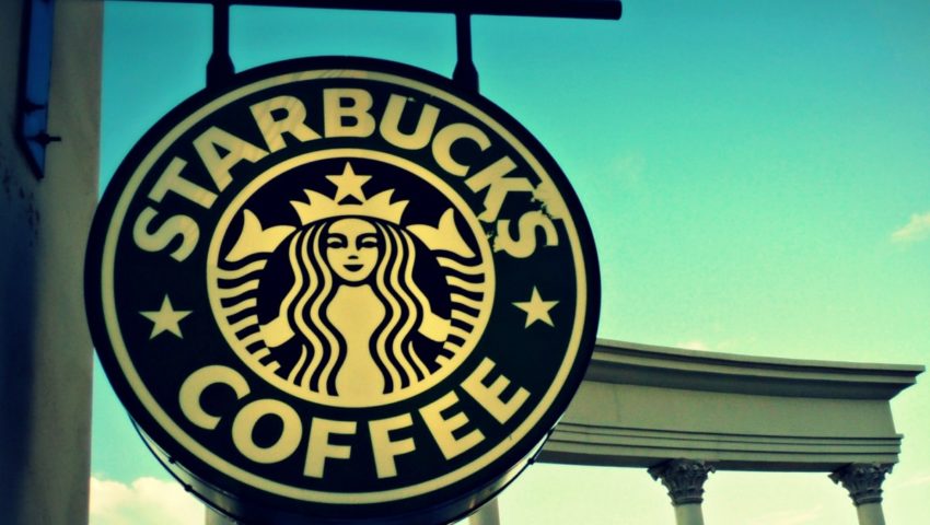 Lewica zbojkotuje Starbucks? Były szef popularnej sieci kawiarni zdenerwował elektorat Partii Demokratycznej