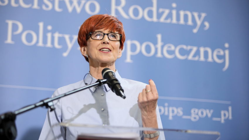 Elżbieta Rafalska: do końca kwietnia złożono 51,4 tys. wniosków o świadczenie “Mama 4 plus”