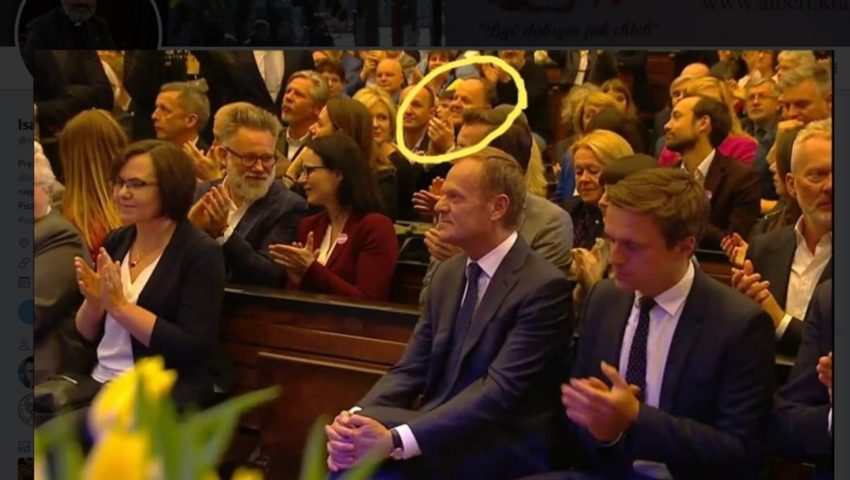 Ksiądz Sowa klaskał na antykatolickim wiecu. Jest mocna odpowiedź księdza Isakowicza-Zaleskiego!