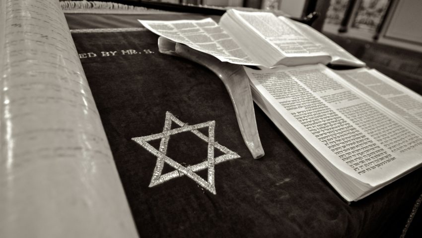 To kolejny atak na Polskę i prawdę historyczną. Skandaliczny wpis naczelnego “Jerusalem Post”