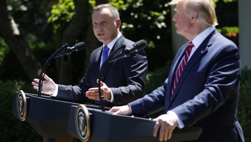 Prezydenci Duda i Trump podpisali deklarację ws. zwiększenia obecności militarnej USA w Polsce