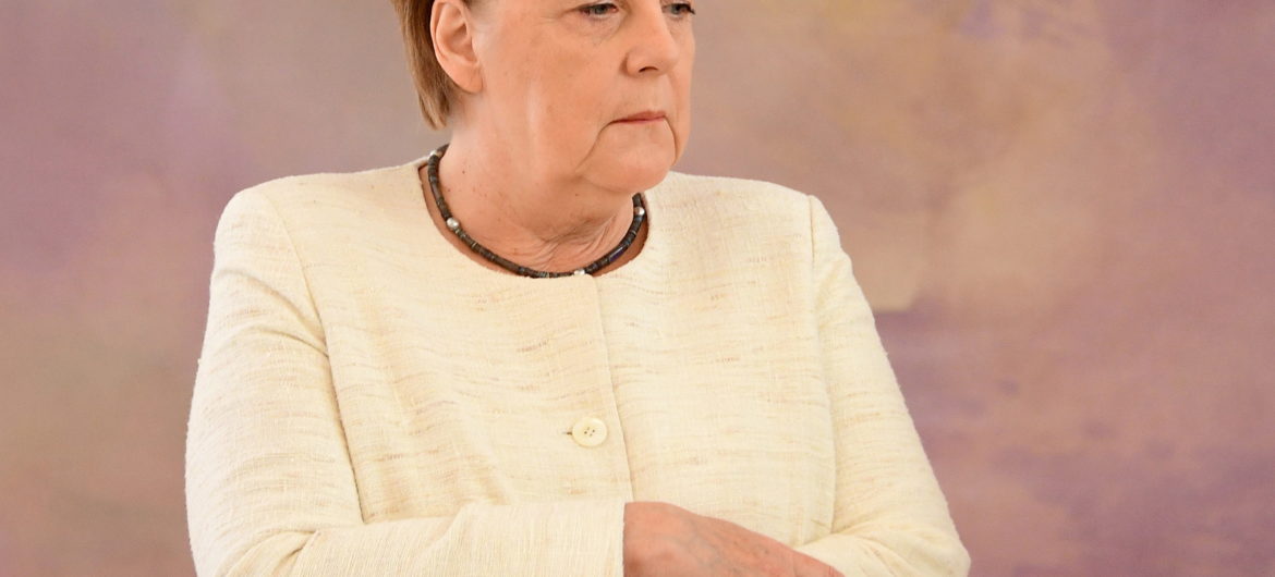 Kolejny szokujący film z kanclerz Niemiec w roli głównej. Co dolega Angeli Merkel?