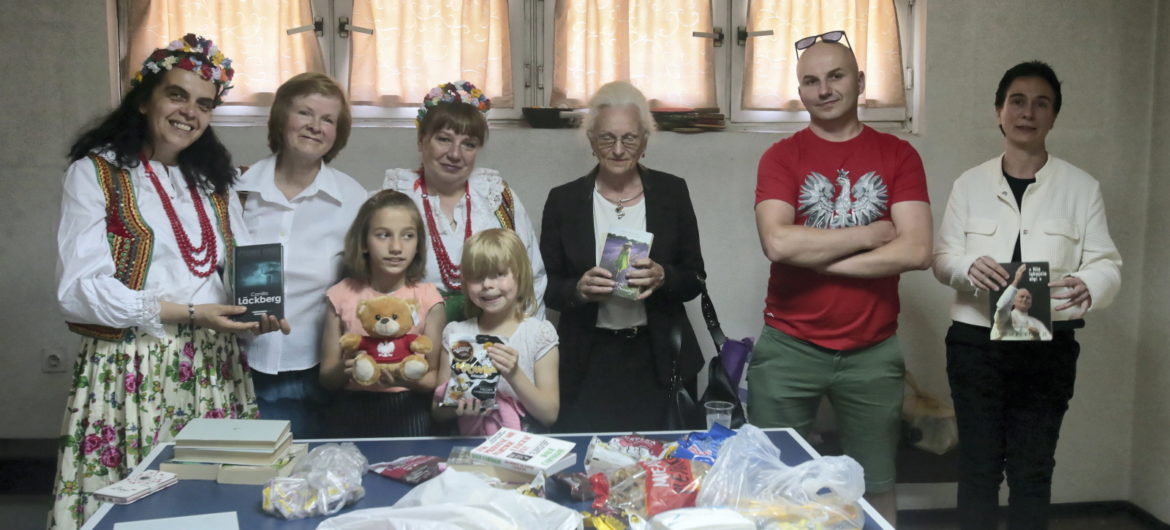 Wspaniała postawa polskich kibiców przed meczem z Macedonią
