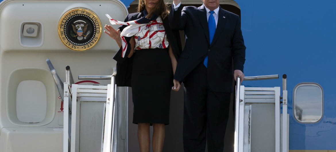 Donald Trump jest już w Wielkiej Brytanii. Po drodze zdążył obrazić burmistrza Londynu
