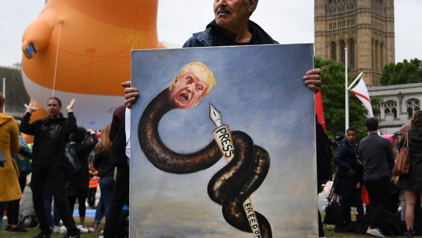 Balon Baby Trump został przebity