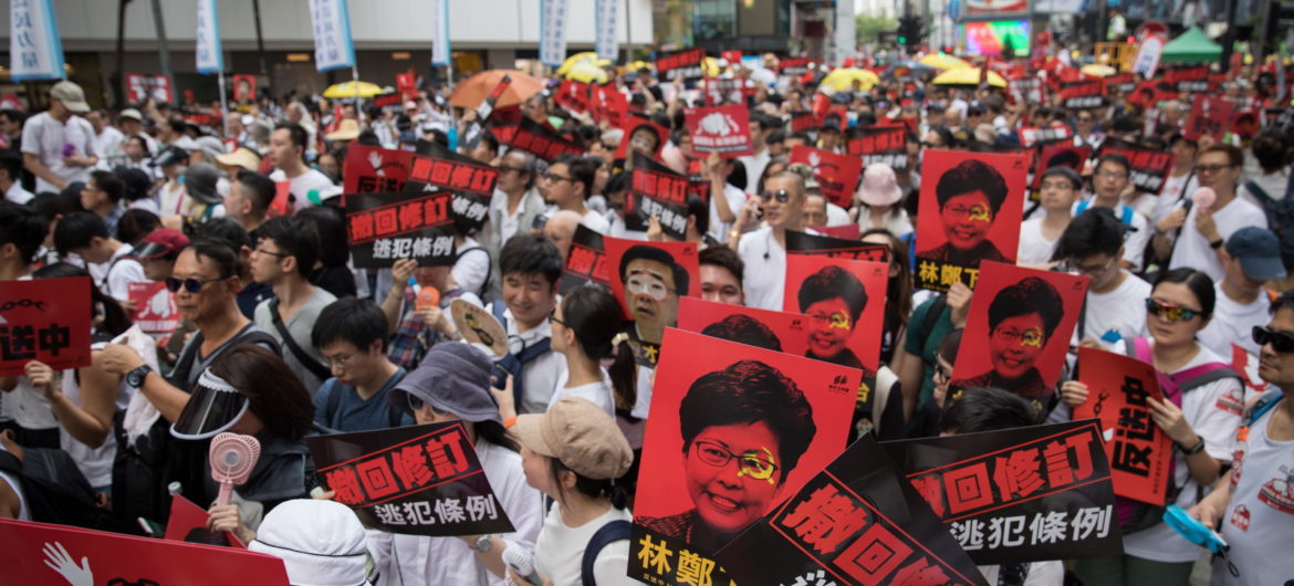 Gigantyczny protest w Hongkongu. Mieszkańcy nie chcą ekstradycji do Chin