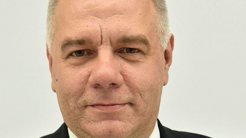 Skarb Państwa będzie miał docelowo 50 proc. w PKN Orlen, powiększonym o Lotos i PGNiG. “Musimy szybko budować duży polski podmiot”