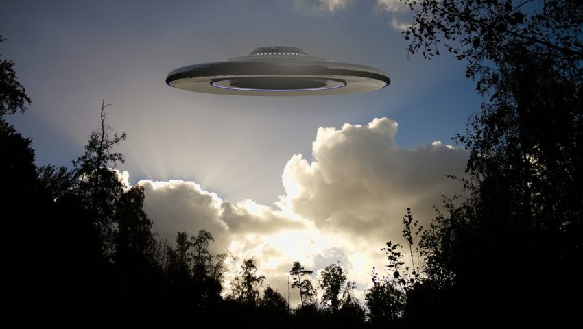 Amerykańscy politycy dowiadują się o UFO