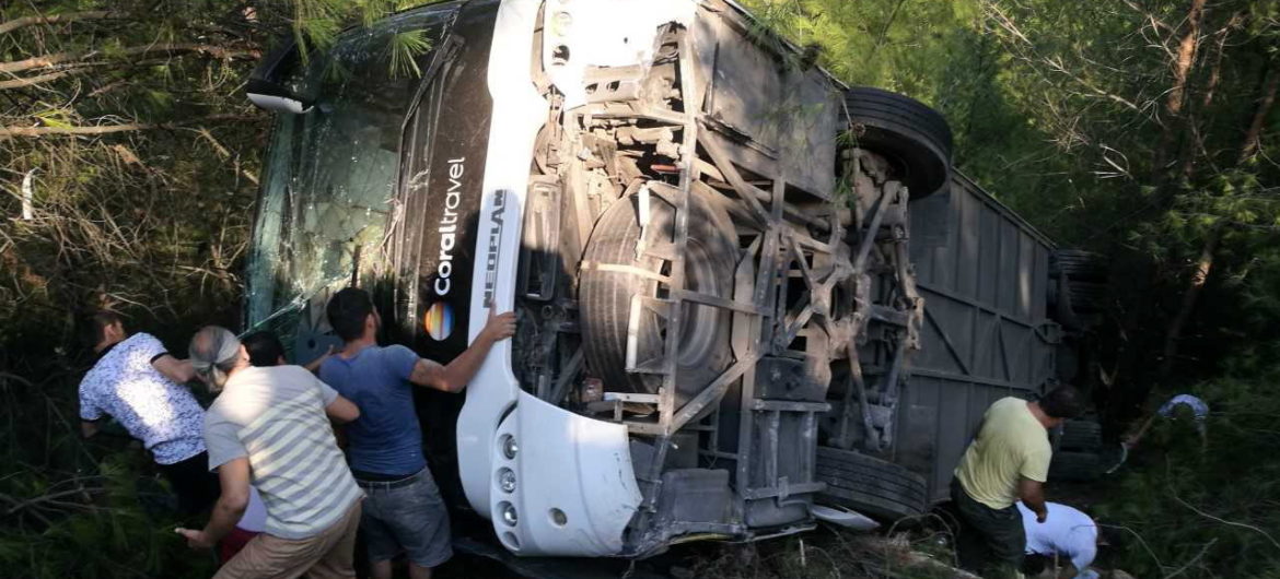 Wypadek autokaru z polskimi turystami w Turcji. Trzy osoby w stanie ciężkim