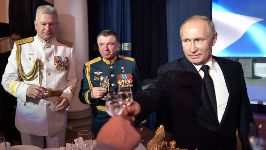 Większość Rosjan chce, by Putin był prezydentem po 2024 roku. “Ludzie nie widzą nikogo innego, na kim mogliby polegać”