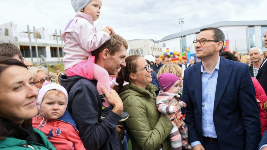 Od przyszłego roku będziemy płacić niższe podatki?  Pierwsze decyzje już za tydzień