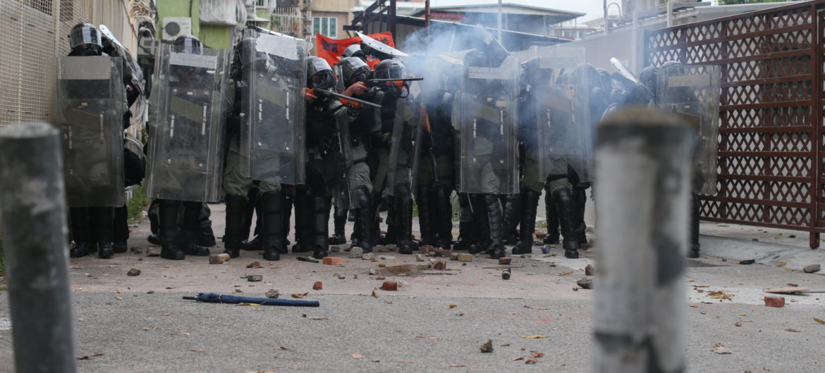 Policja użyła gazu przeciwko protestującym mieszkańcom Hong Kongu