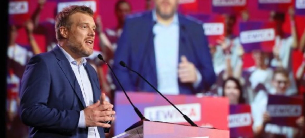 Jak on mógł coś takiego napisać? Szokująca teoria Zandberga ws. przełożenia wizyty Trumpa w Polsce